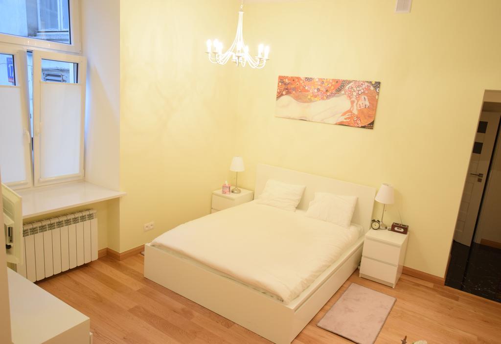 Elegant Apartment Foksal Warsaw Exterior photo