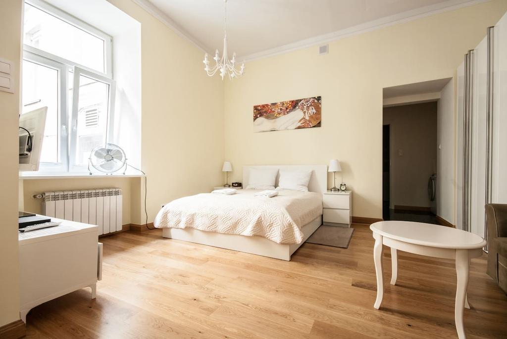 Elegant Apartment Foksal Warsaw Exterior photo